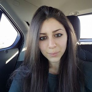 Meet your Posher, Alexia